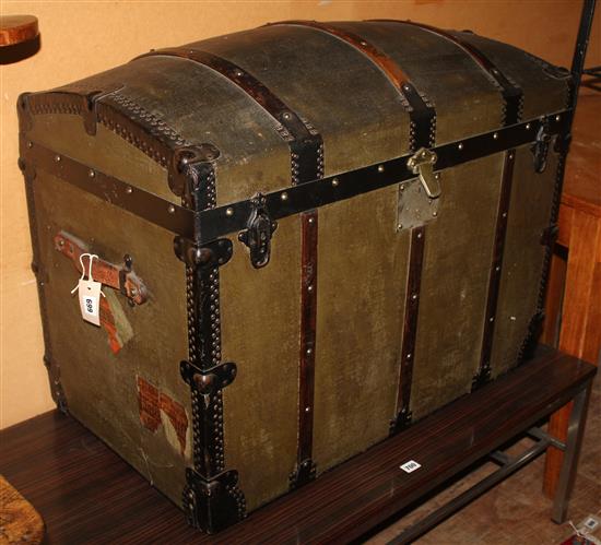 Domed canvas-bound trunk